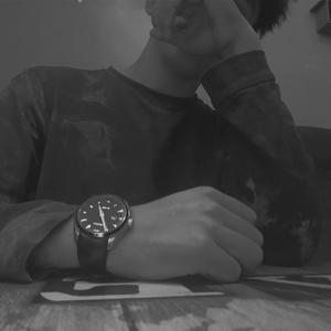 掀起衣服含着奶头揉捏视频
