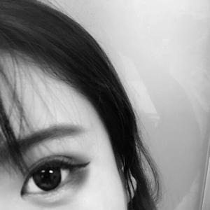 掀起衣服含着奶头揉捏视频
