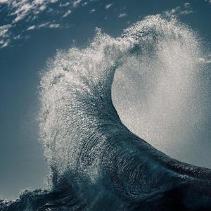 掀起衣服含着奶头揉捏视频
